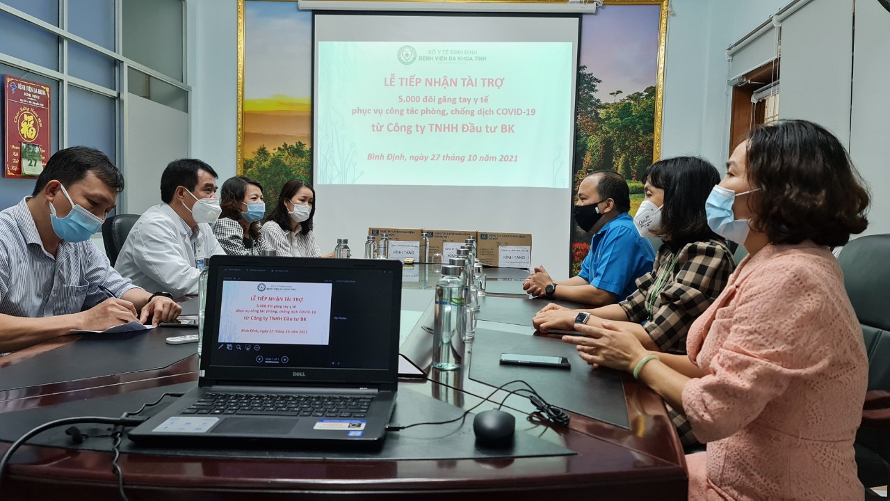 Công ty TNHH Đầu Tư BK tài trợ vật tư phòng, chống dịch Covid-19